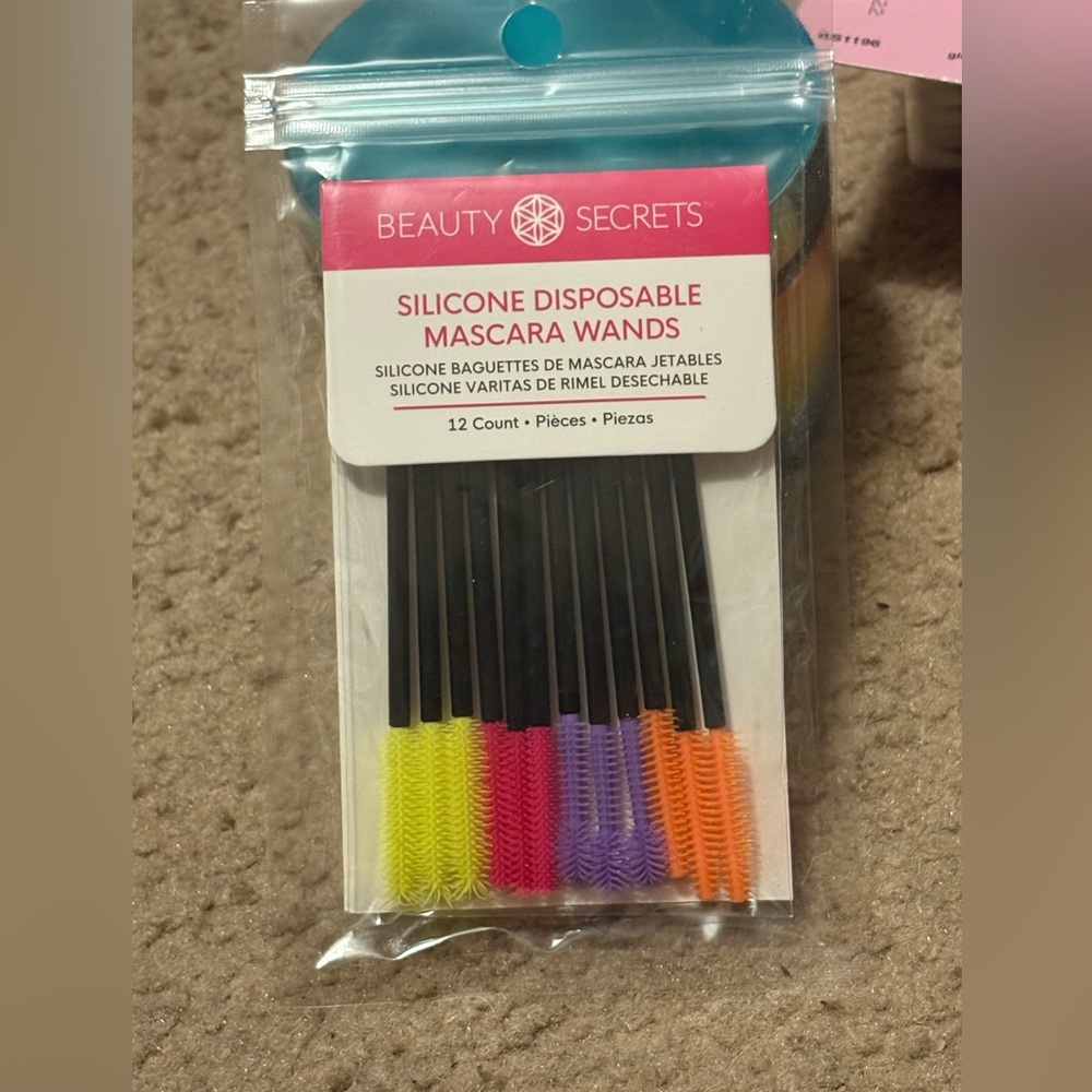 NWT Beauty Secrets Silicone 12 Disposable Mascara Wands - colorful bristles